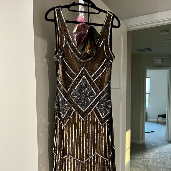 Flapper Costume - Picture 3 of 12